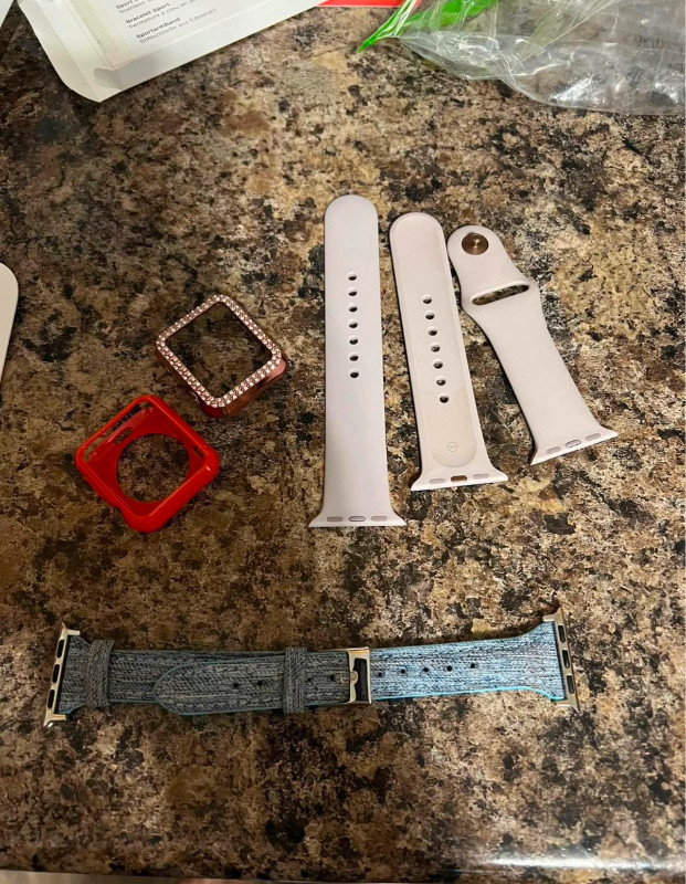 apple watch straps and cases in Jewellery & Watches in St. John's - Image 2