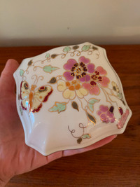 Zsolnay porcelain large trinket box