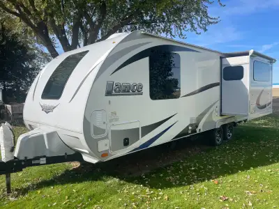 ROULOTTE LANCE 2375 ANNÉE 2018 PRIX 42500$