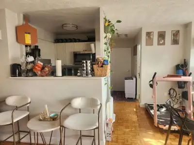Furnished room for rent Midtown Toronto August 1st women only