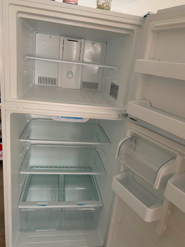 Danby refrigerator freezer in Refrigerators in Calgary - Image 2