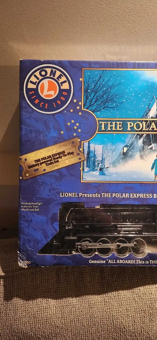 Lionel Polar Express Train Set 7-11803T in Toys & Games in Calgary - Image 6