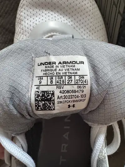 New Under Armour Runners Size 9 U.S., View more