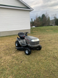 Tracteur à gazon/lawn tractor 