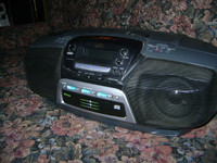 JVC  3 CD  AM - FM PORTABLE STEREO