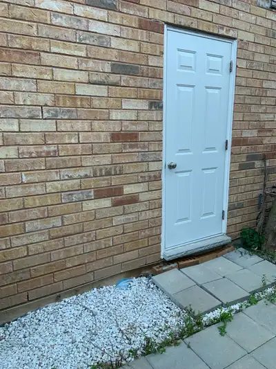 Located in Central Erin Mills , it’s a 1 +den semi furnished Basement apartment with separate entran...