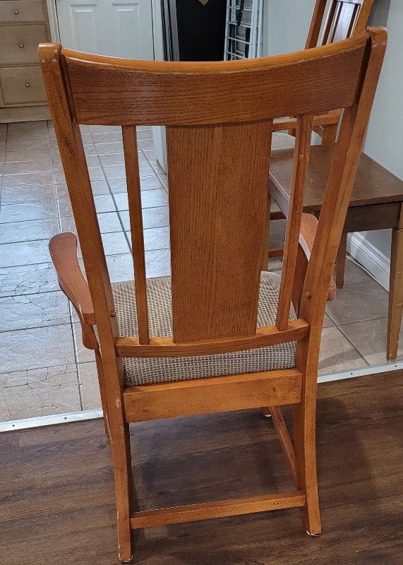 ****Sturdy Hardwood Chairs and Occasional Table**** in Chairs & Recliners in Chatham-Kent - Image 2