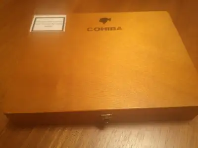 Cohiba Esplendidos empty cigar box, View more