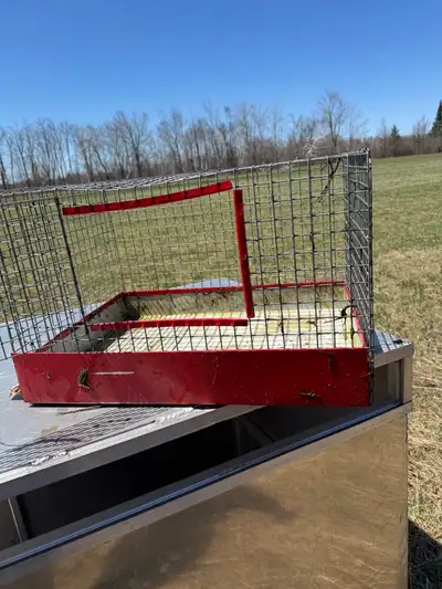 I got 4 rabbit charges and a transport cage asking 40$ each for the smaller cages and the transport...