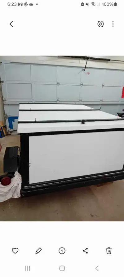 Enclosed trailer with tonneau cover 4 x 5 x 2