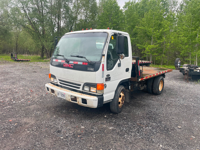GMC W4500 Flat Deck Truck in Heavy Trucks in Ottawa - Image 3