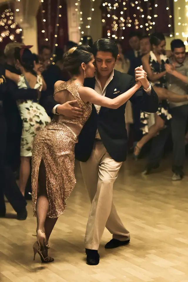 professional salsa DANCE LESSONS410345052508016640