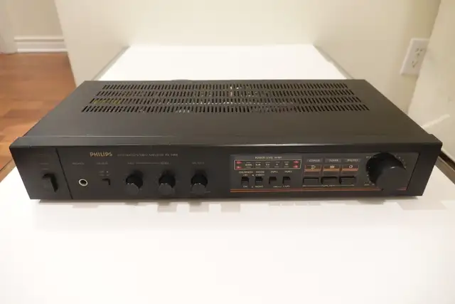 Philips PA-540B Integrated Stereo Amplifier in Stereo Systems & Home Theatre in City of Toronto - Image 2