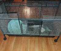 Rabbit cage on wheels