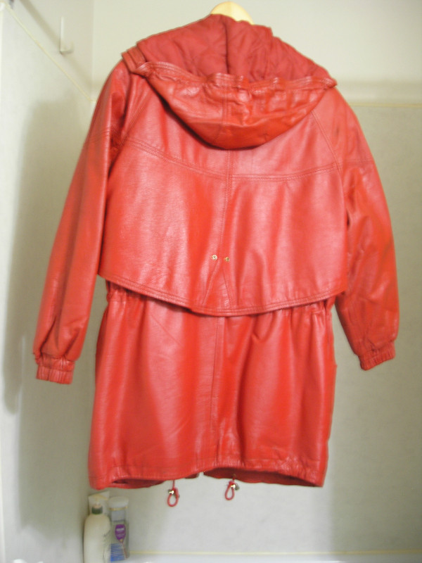 Red Leather Coat in Women's - Tops & Outerwear in Saskatoon - Image 2