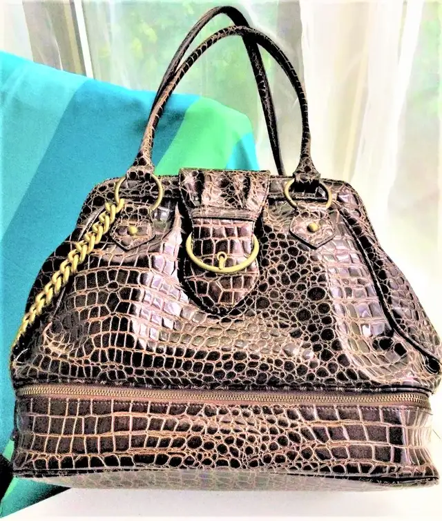 1/2 PRICE !!! NEW "CHATEAU" WOMAN SHOULDER BAG, PURSE, HANDBAG in Women's - Bags & Wallets in Ottawa - Image 4