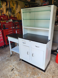 Dr's cabinet and table