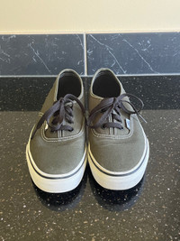 Vans Shoes - Women’s Size 6.5 - Good Condition