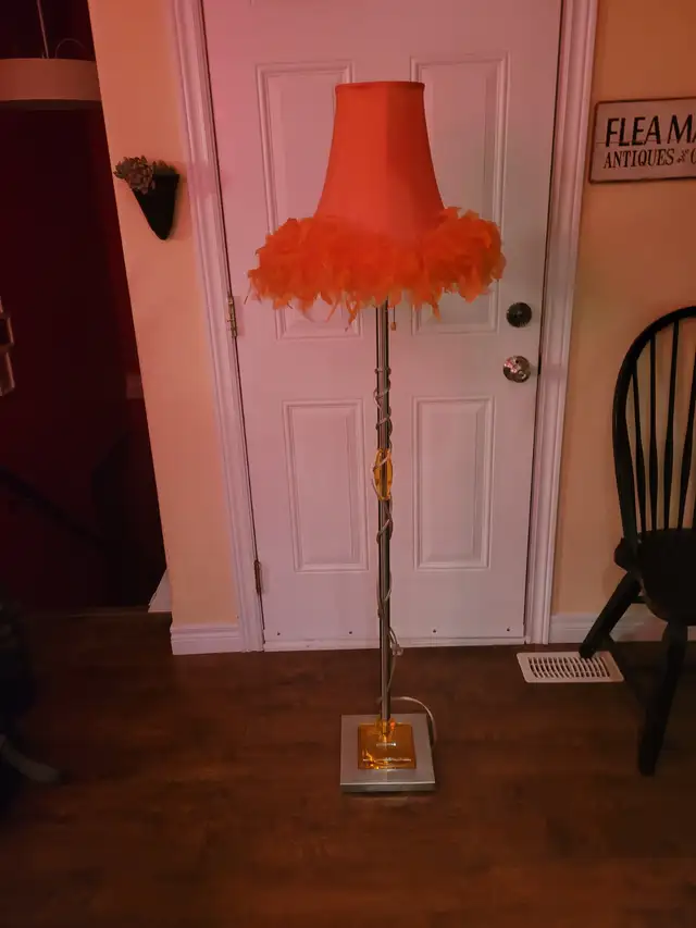 Floor Lamp in Indoor Lighting & Fans in Brantford - Image 3