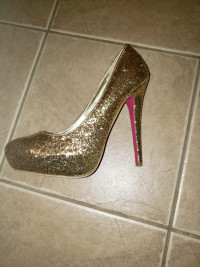 New Glitter/ Sparkle Gold Heels with Hot Pink Bottoms 10/11
