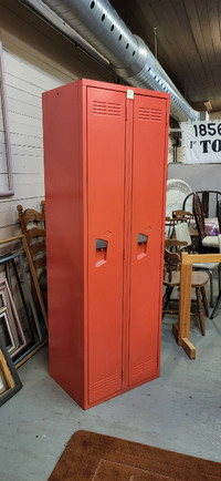 Double Orange Locker