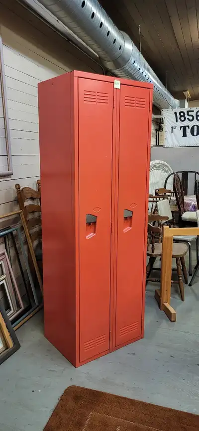 Double Orange Locker, View more