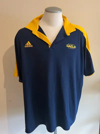 This shirt is in great used condition as seen . It is a three XL but see photos for accurate measure...