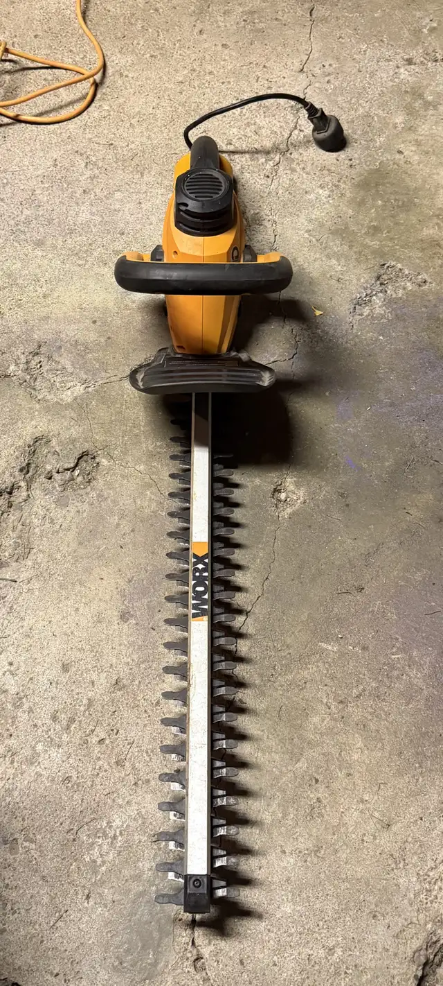 Hedge Trimmer - Worx in Outdoor Tools & Storage in City of Toronto - Image 4