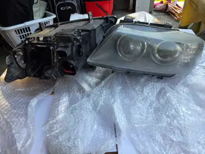 As title shows, for sale a pair of left and right headlights thst came off my 2011 335 bmw sedan. Pe...