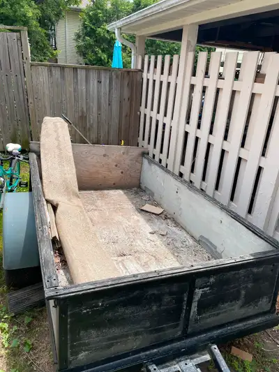 Good little utility trailer , Great for yards of topsoil, dump runs, toy haulier, much more. No rust...