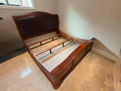 Solid wood, bedframe king sized, View more