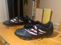 Soccer shoes 