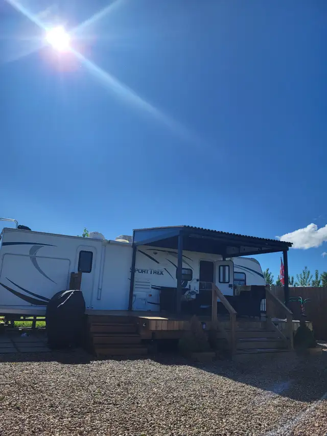 2013 Sporttrek Camper in Travel Trailers & Campers in Regina - Image 9