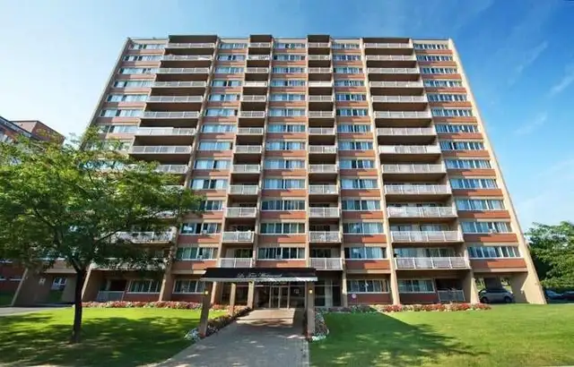 1 Bedroom Apartment for Lease Transfer - Côte Saint-Luc
