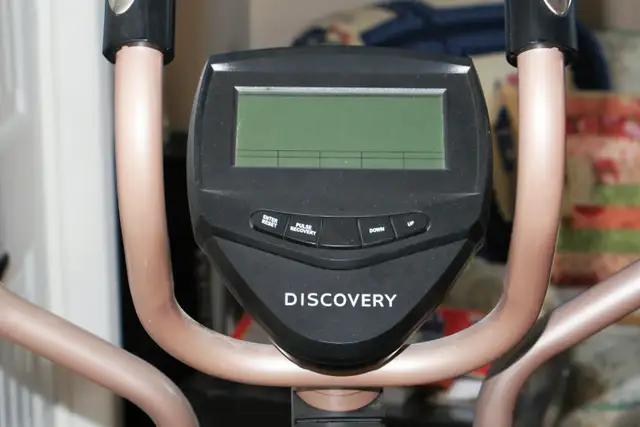 A Discovery 5.2 EL Elliptical Trainer exerciser by Keys Fitness in Exercise Equipment in Oshawa / Durham Region - Image 5