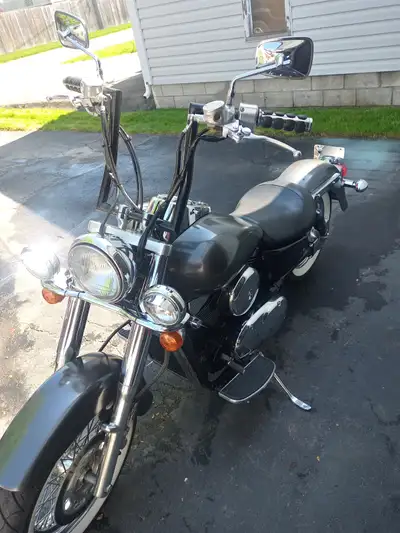 1500 vulcan clean bike has new wheel and neck bearings new breaks new paint new oils 12 inch LA chop...