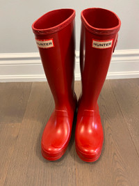 Hunter red youth rain boots 6Y EUC worn 2x Ret $160