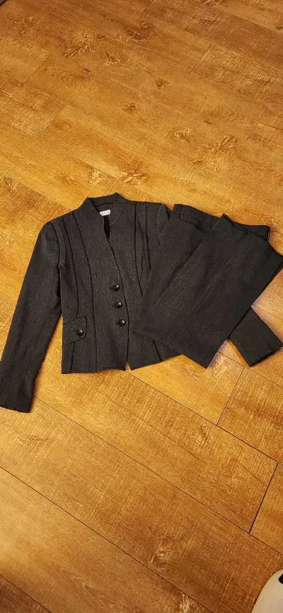 ensemble veston-Pantalon médium  7-8 ans, View more