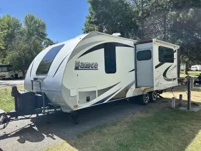2017 Lance 2155 Work done - Three maxxair roof vents added last year - New tires as of summer 2024 w...