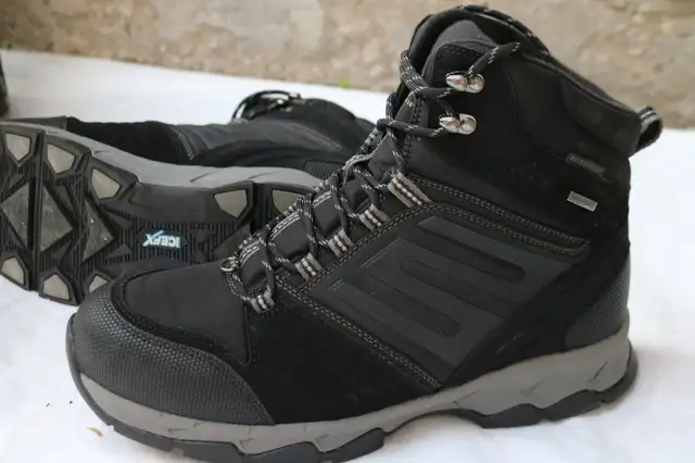 Men’s BOOTS HIKING WIND RIVER size US 12 men’s waterproof Hyper in Men's Shoes in City of Toronto - Image 2