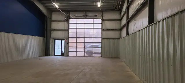 2000 sq. ft. Commercial Unit for Lease