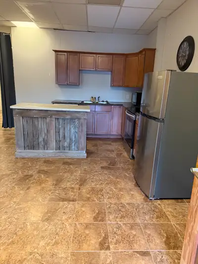 Cute Bachelor / Studio space for rent within the town of Clearwater Located on the river and walking...
