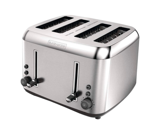Black & Decker • Extra Wide Slots Toaster w/ 7 Settings in Toasters & Toaster Ovens in Kingston