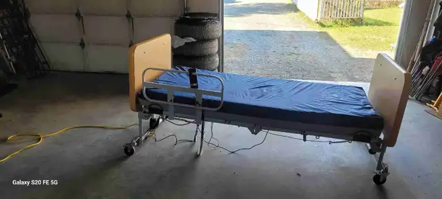 hospital bed in Beds & Mattresses in Cranbrook - Image 2