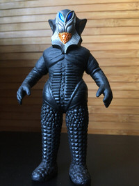 Ultraman - ALIEN MEPHILAS (figurine en plastique, 13 cm)