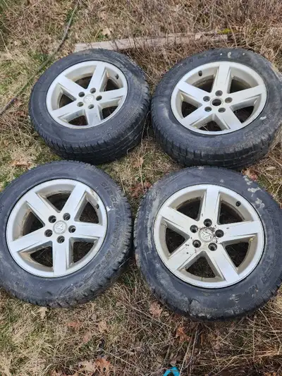 20" 4th gen ram rims. Cover on rim is damaged as shown in pics, rim is too slightly but never affect...