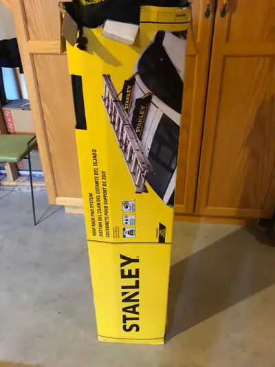 This is a used Stanley Roof Rack Pad System, designed to provide a secure and cushioned support for...
