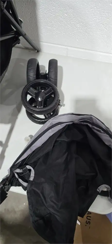 Summer Infant, 3D Mini Convenience Stroller Lightweight Stroller in Strollers, Carriers & Car Seats in City of Toronto - Image 6