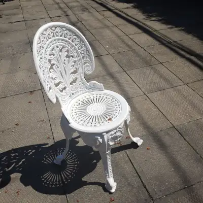 Chaise en métal.  Vintage., View more
