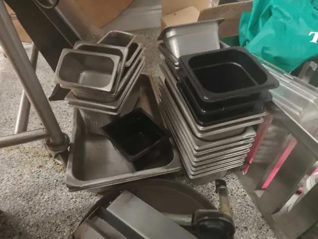 Commercial Restaurant Food Prep Containers and Metal Bowls in Industrial Kitchen Supplies in Laval / North Shore - Image 3